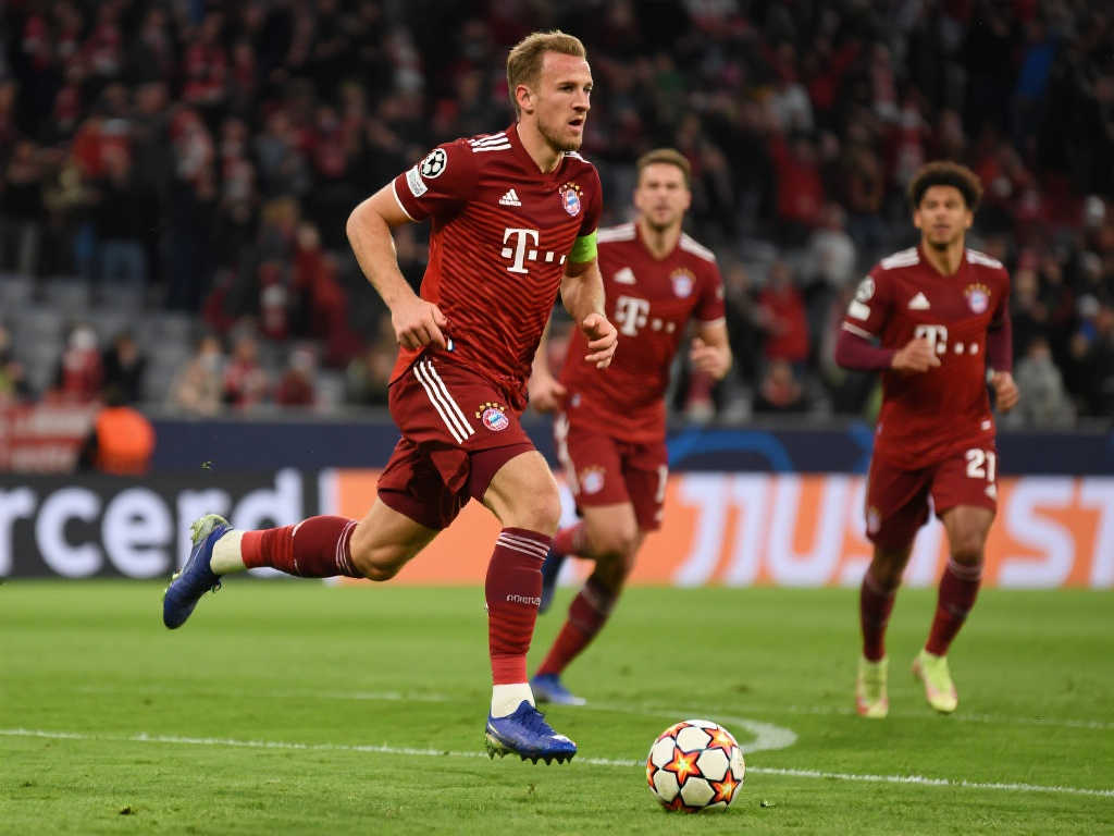 圆梦时刻！凯恩社媒晒图：这种感觉无与伦比！